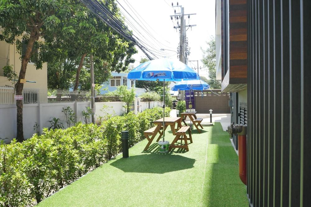 Q Space Residence Bangkok Ngoại thất bức ảnh